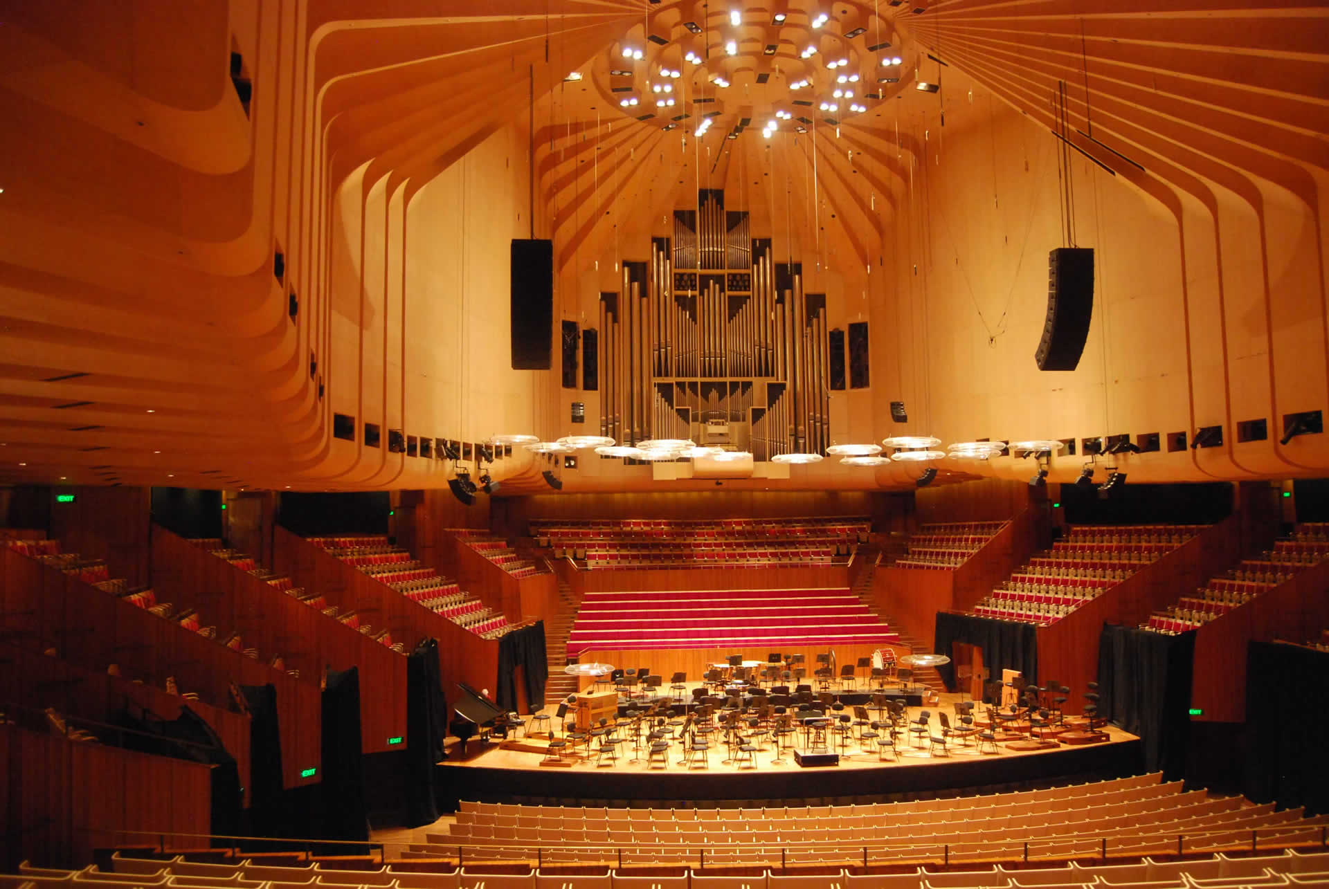 sydney opera house concert hall exterior