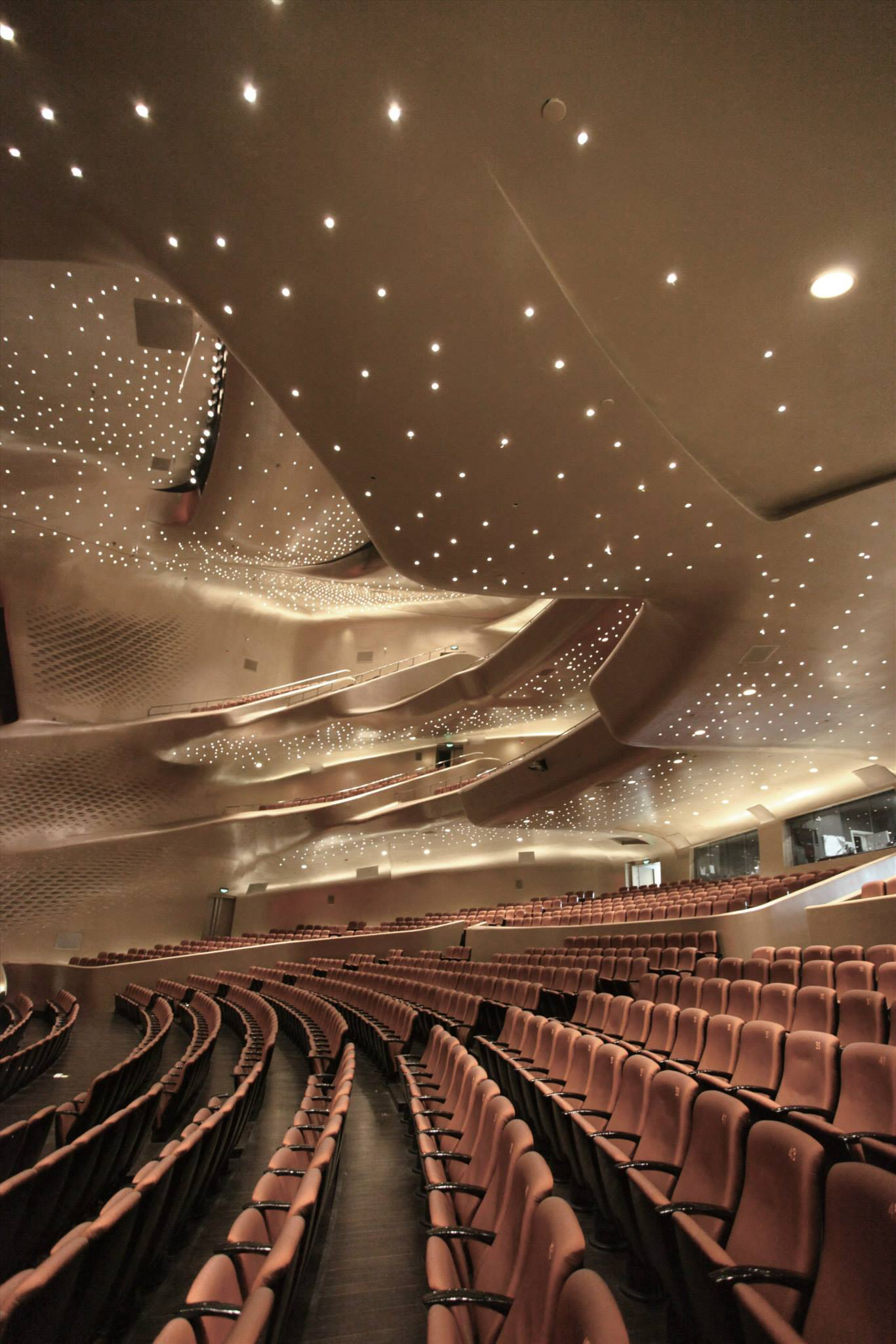 Guangzhou Opera House, Guangzhou — China - Meet Me At The Opera